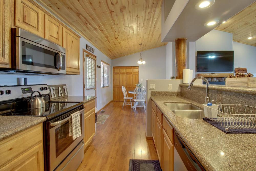 Families Welcome! Overgaard Cabin with Playground